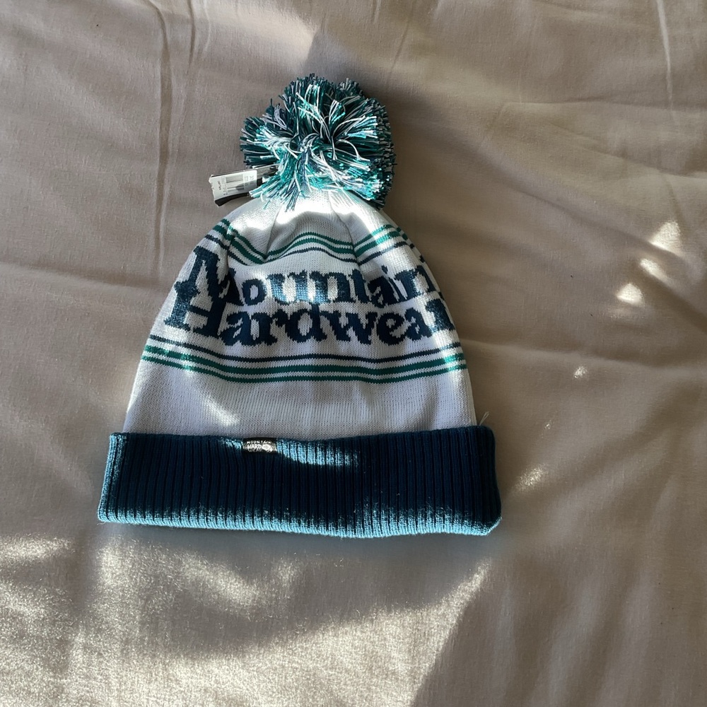 Mountain hardware beanie
